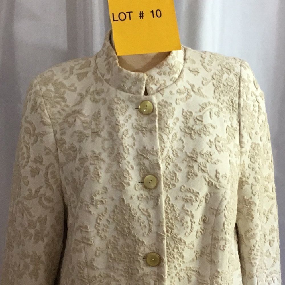 Jacket in cream with raised tan design by Simonton - Picture 3 of 8